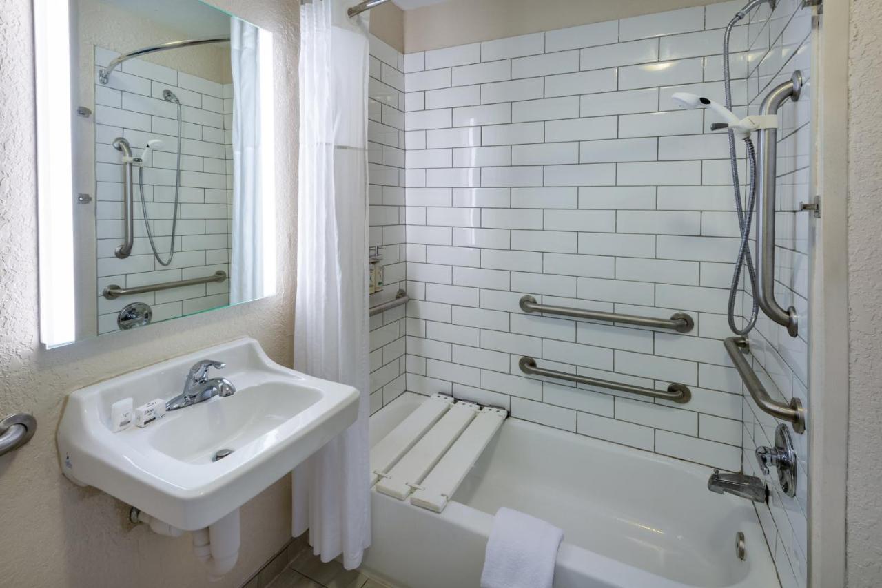 Candlewood Suites Chesapeake-Suffolk By Ihg Екстериор снимка