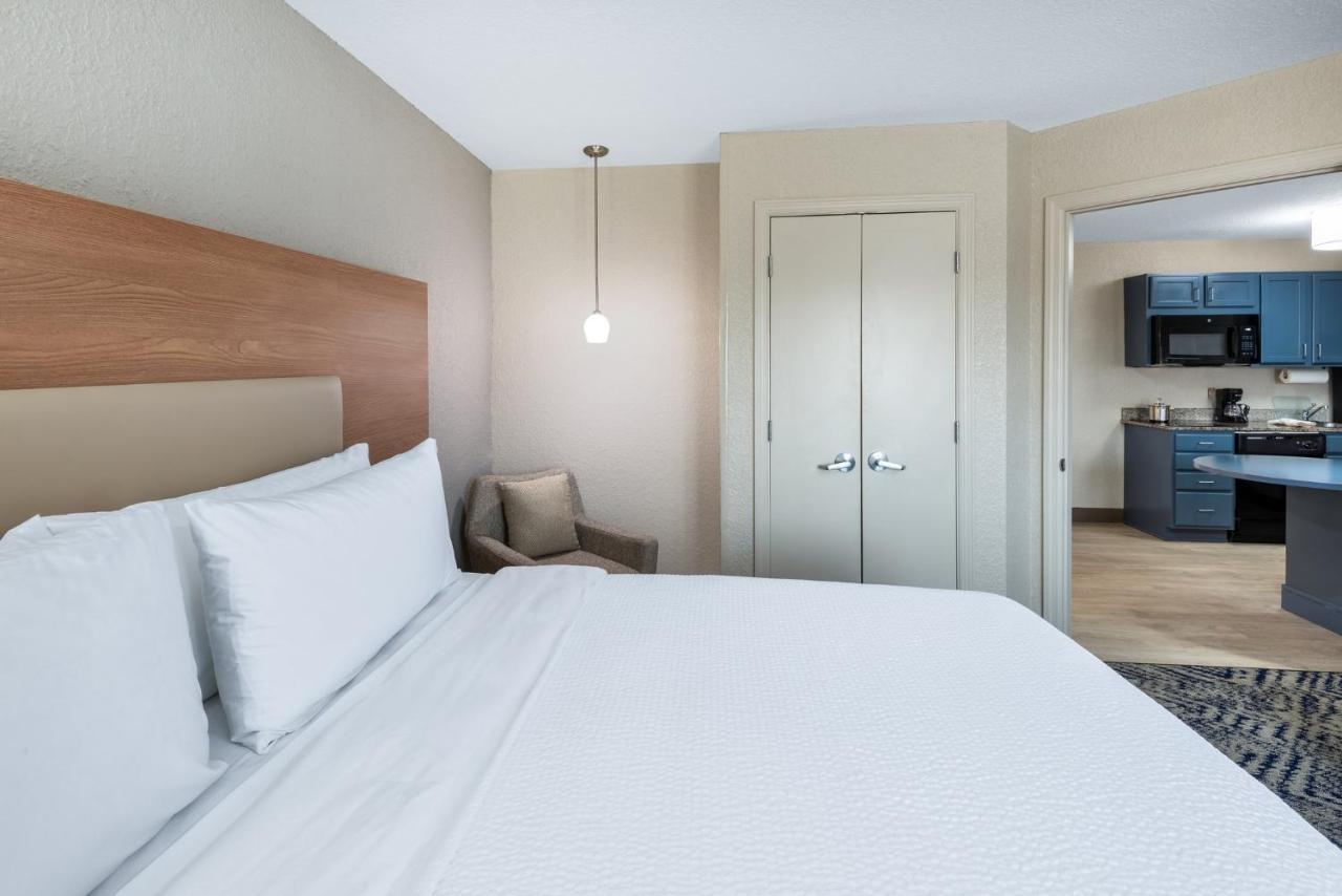 Candlewood Suites Chesapeake-Suffolk By Ihg Екстериор снимка